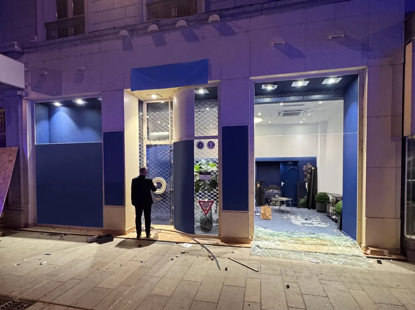 Mise en sécurité de votre vitrine cassée à Créteil
